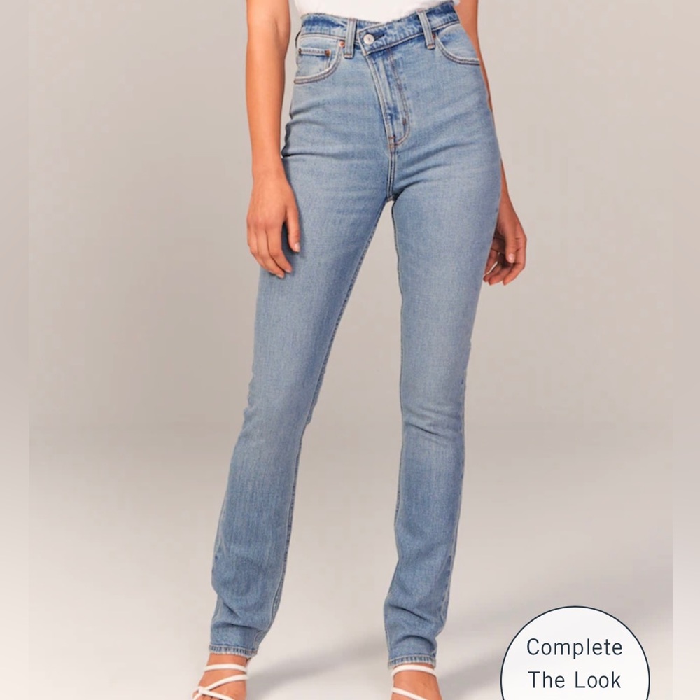 Ultra High Rise 90s Slim Straight Jean